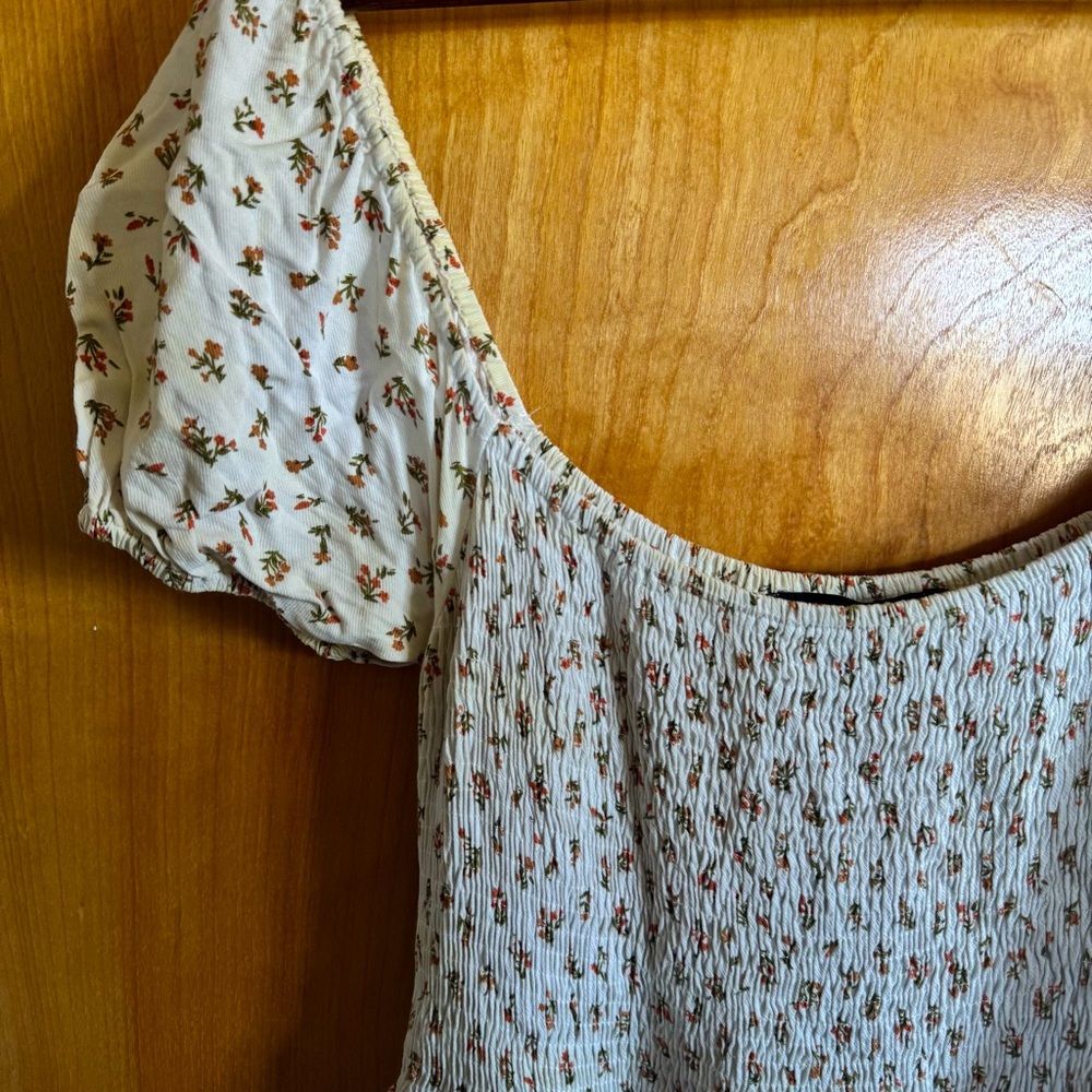 NEVER WORN Floral White Women's Top